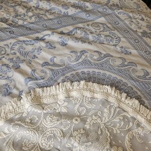 The Vermont Country Store Matelasse Bedspread 100% Cotton 80 X 108 Inches